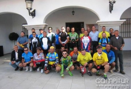 Peraleda recibe la visita de la Peña Ciclo Turística “Es Natural” de Quintana